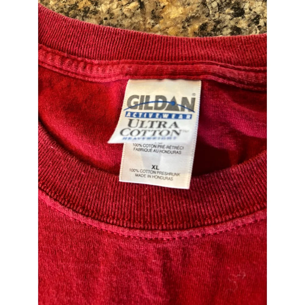 Canada Toronto Maple Leaf Embroidered Red Graphic T Shirt XL Gildan - Picture 4 of 4